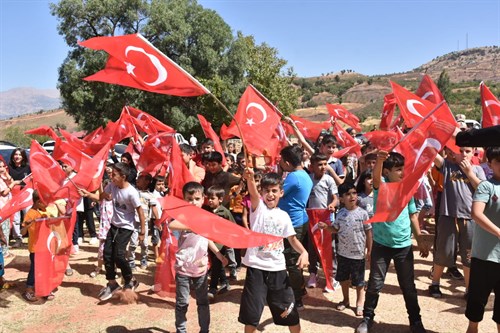 VALİ/BELEDİYE BAŞKAN VEKİLİ DR. KEMAL KIZILKAYA, MEYDANDERE KÖYÜ ŞENLİKLERİNDE VATANDAŞLARLA BİR ARAYA GELDİ