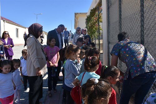 Siirt Belediyesi, Hayvan Sevgisini Genç Nesillere Aşılıyor: Dünya Hayvanları Koruma Günü'nde Özel Ziyaret